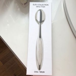 Artis brush #7 NEVER USED just opened box